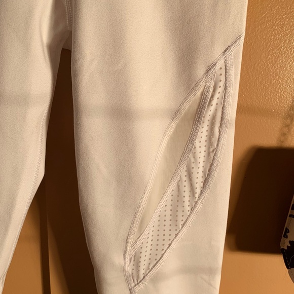 Aerie Move 7/8 Length Mesh Panel Leggings | Size XS - Picture 4 of 6